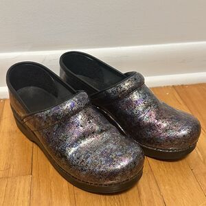 Dansko Womens 39 Patent Leather Metallic Marble Ink Professional Clog Comfort